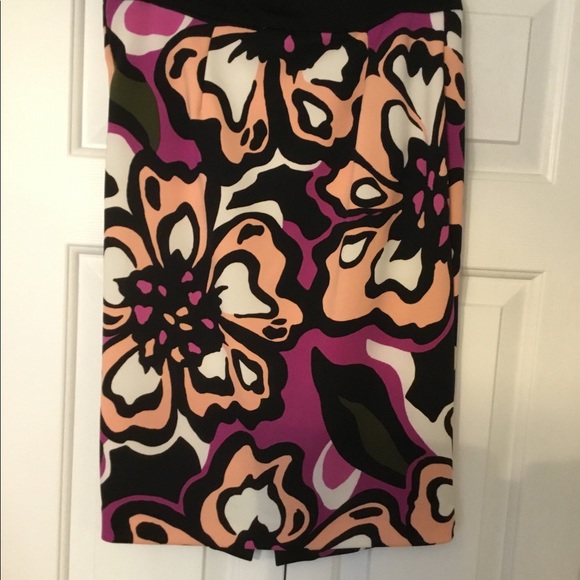 Skirt - Picture 2 of 3